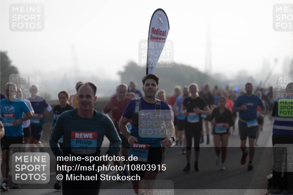 03.10.2026 - Köhlbrandbrückenlauf Michael Strokosch http://msf.ph/oto/10803915 03.10.2026 09:18:35 Position 3 3, 2406, 3700 meine-sportfotos.de
