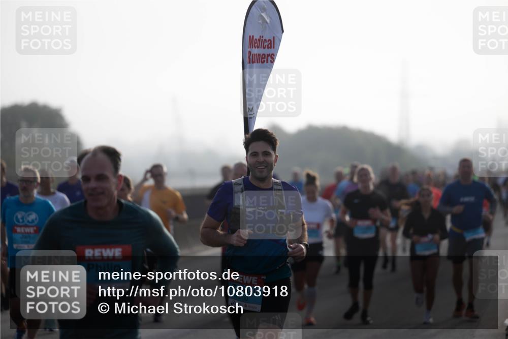 03.10.2026 - Köhlbrandbrückenlauf Michael Strokosch http://msf.ph/oto/10803918 03.10.2026 09:18:36 Position 3 33, 2400, 3700 meine-sportfotos.de