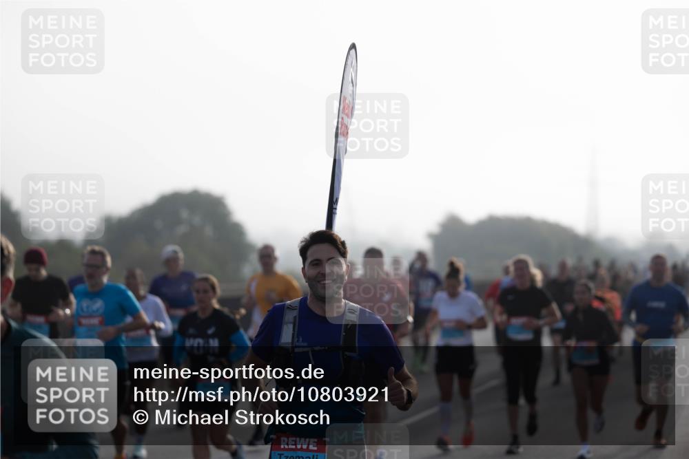 03.10.2026 - Köhlbrandbrückenlauf Michael Strokosch http://msf.ph/oto/10803921 03.10.2026 09:18:37 Position 3  meine-sportfotos.de