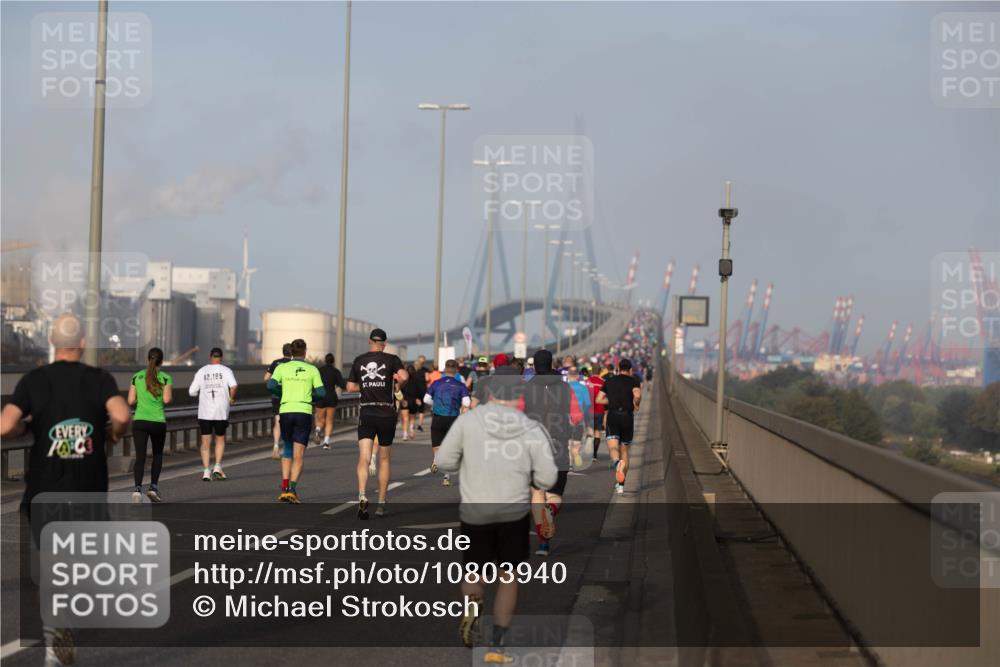 03.10.2026 - Köhlbrandbrückenlauf Michael Strokosch http://msf.ph/oto/10803940 03.10.2026 09:19:12 Position 3 42, 195 meine-sportfotos.de