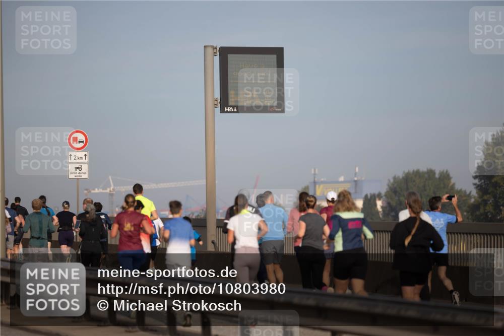 03.10.2026 - Köhlbrandbrückenlauf Michael Strokosch http://msf.ph/oto/10803980 03.10.2026 09:22:13 Position 3 12, 1 meine-sportfotos.de