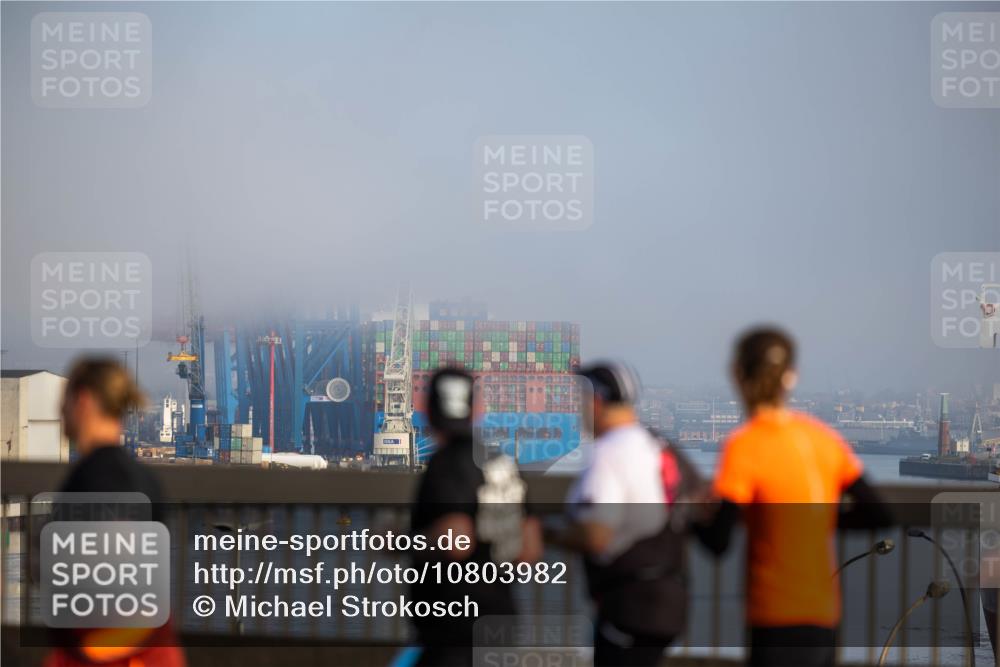 03.10.2026 - Köhlbrandbrückenlauf Michael Strokosch http://msf.ph/oto/10803982 03.10.2026 09:22:22 Position 3  meine-sportfotos.de