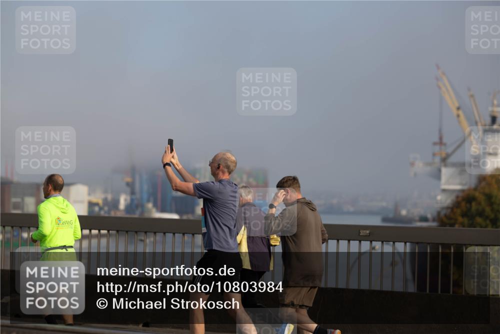 03.10.2026 - Köhlbrandbrückenlauf Michael Strokosch http://msf.ph/oto/10803984 03.10.2026 09:22:25 Position 3 200 meine-sportfotos.de