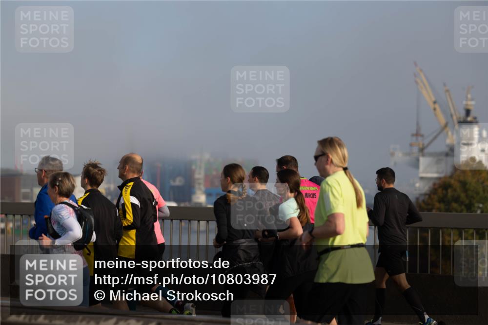 03.10.2026 - Köhlbrandbrückenlauf Michael Strokosch http://msf.ph/oto/10803987 03.10.2026 09:22:27 Position 3  meine-sportfotos.de