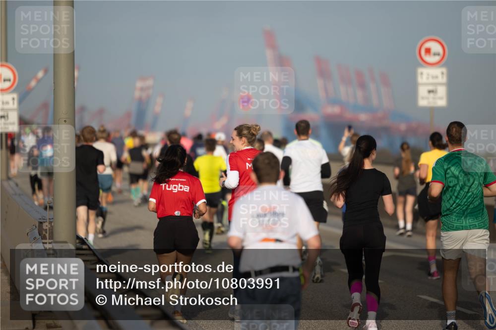 03.10.2026 - Köhlbrandbrückenlauf Michael Strokosch http://msf.ph/oto/10803991 03.10.2026 09:22:54 Position 3 1, 24 meine-sportfotos.de