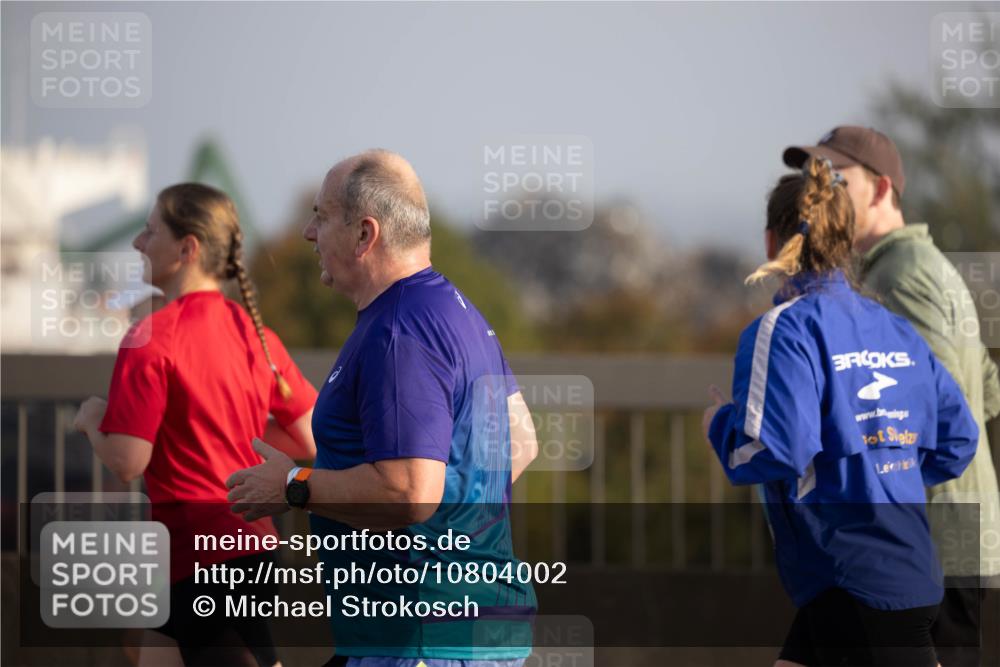 03.10.2026 - Köhlbrandbrückenlauf Michael Strokosch http://msf.ph/oto/10804002 03.10.2026 09:23:30 Position 3 9 meine-sportfotos.de