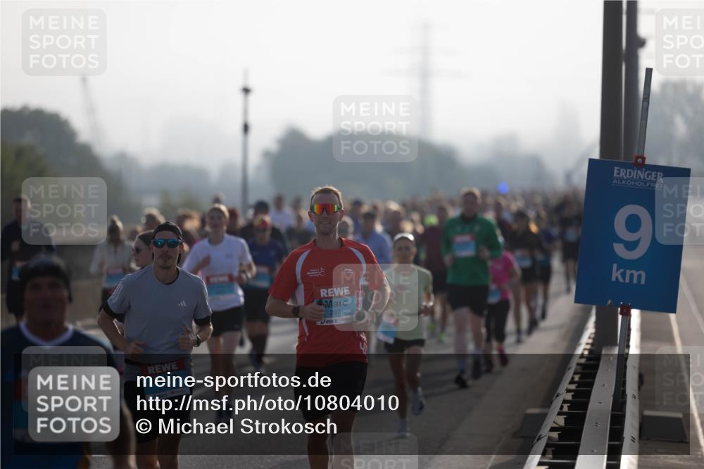 03.10.2026 - Köhlbrandbrückenlauf Michael Strokosch http://msf.ph/oto/10804010 03.10.2026 09:23:59 Position 3 2781, 2971, 9 meine-sportfotos.de