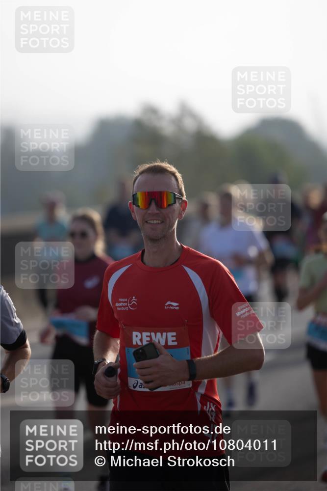 03.10.2026 - Köhlbrandbrückenlauf Michael Strokosch http://msf.ph/oto/10804011 03.10.2026 09:24:04 Position 3  meine-sportfotos.de