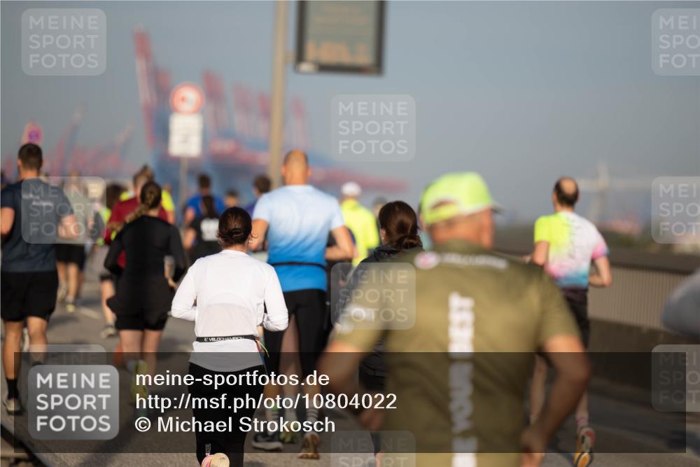03.10.2026 - Köhlbrandbrückenlauf Michael Strokosch http://msf.ph/oto/10804022 03.10.2026 09:25:08 Position 3  meine-sportfotos.de