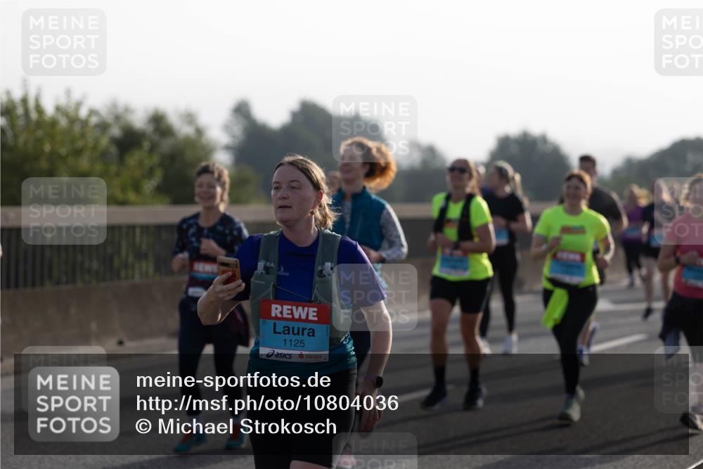 03.10.2026 - Köhlbrandbrückenlauf Michael Strokosch http://msf.ph/oto/10804036 03.10.2026 09:26:12 Position 3 1125 meine-sportfotos.de