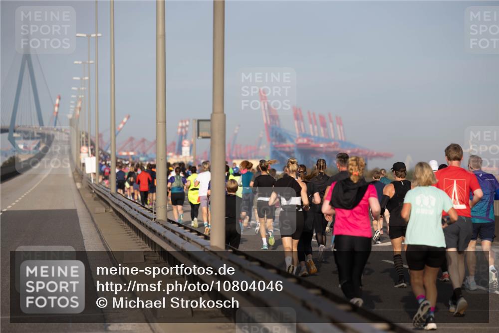 03.10.2026 - Köhlbrandbrückenlauf Michael Strokosch http://msf.ph/oto/10804046 03.10.2026 09:26:30 Position 3  meine-sportfotos.de
