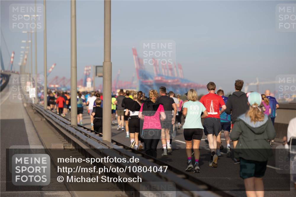 03.10.2026 - Köhlbrandbrückenlauf Michael Strokosch http://msf.ph/oto/10804047 03.10.2026 09:26:31 Position 3  meine-sportfotos.de
