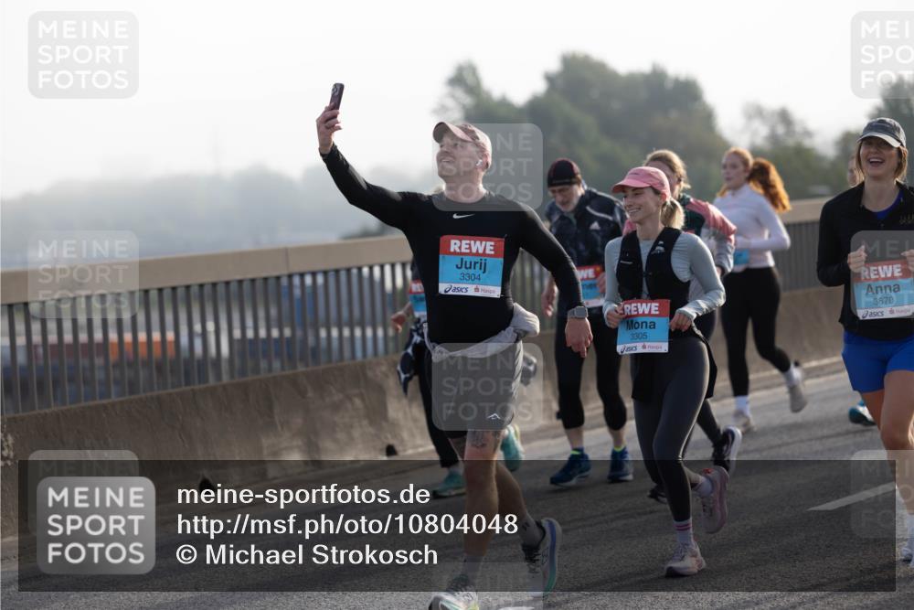 03.10.2026 - Köhlbrandbrückenlauf Michael Strokosch http://msf.ph/oto/10804048 03.10.2026 09:26:40 Position 3 3304, 3305, 3670 meine-sportfotos.de