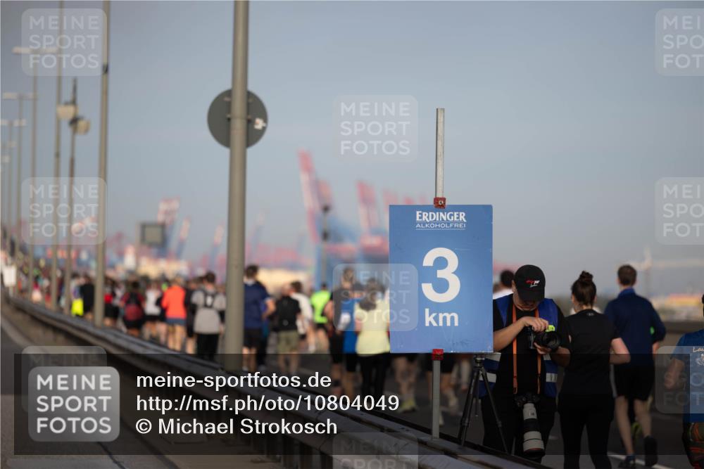03.10.2026 - Köhlbrandbrückenlauf Michael Strokosch http://msf.ph/oto/10804049 03.10.2026 09:27:31 Position 3 3 meine-sportfotos.de