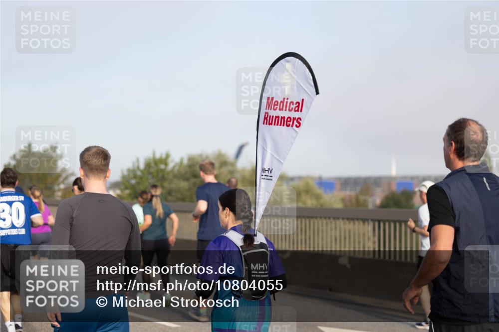 03.10.2026 - Köhlbrandbrückenlauf Michael Strokosch http://msf.ph/oto/10804055 03.10.2026 09:28:11 Position 3 30 meine-sportfotos.de