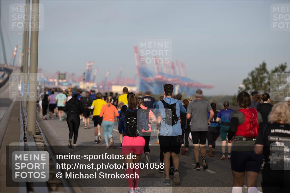 03.10.2026 - Köhlbrandbrückenlauf Michael Strokosch http://msf.ph/oto/10804058 03.10.2026 09:28:39 Position 3  meine-sportfotos.de