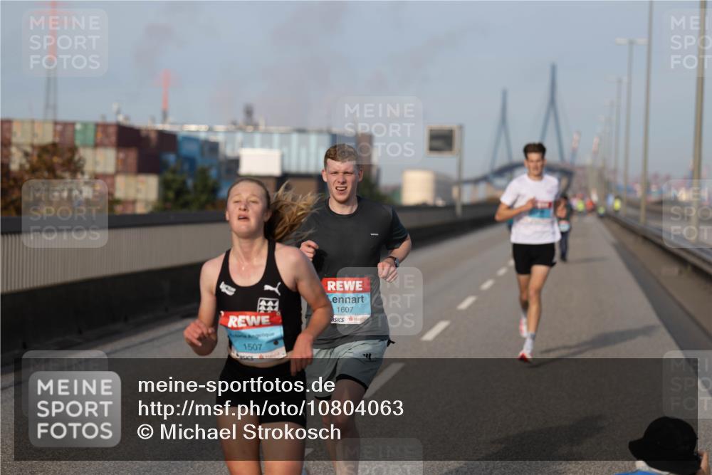 03.10.2026 - Köhlbrandbrückenlauf Michael Strokosch http://msf.ph/oto/10804063 03.10.2026 09:40:24 Position 3 1507, 1607 meine-sportfotos.de