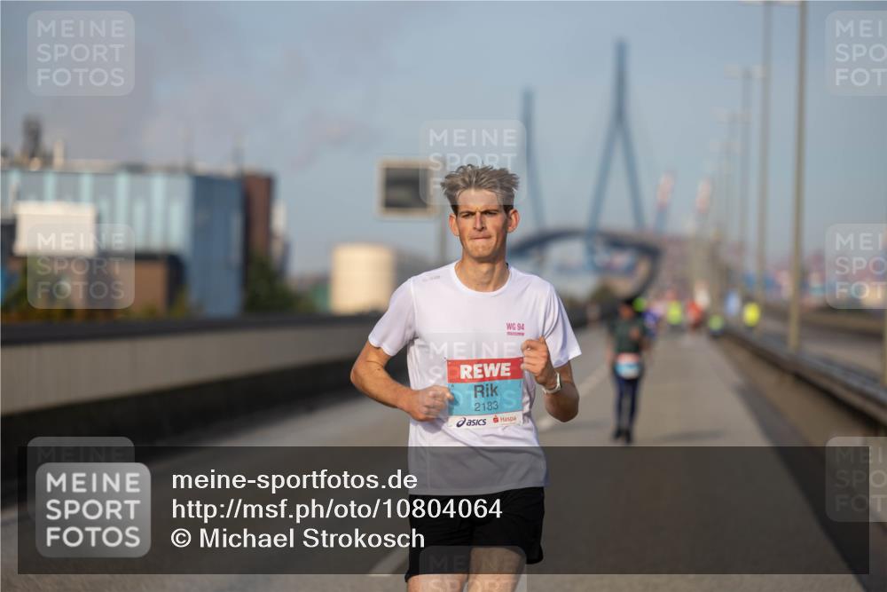 03.10.2026 - Köhlbrandbrückenlauf Michael Strokosch http://msf.ph/oto/10804064 03.10.2026 09:40:26 Position 3 94, 2183 meine-sportfotos.de