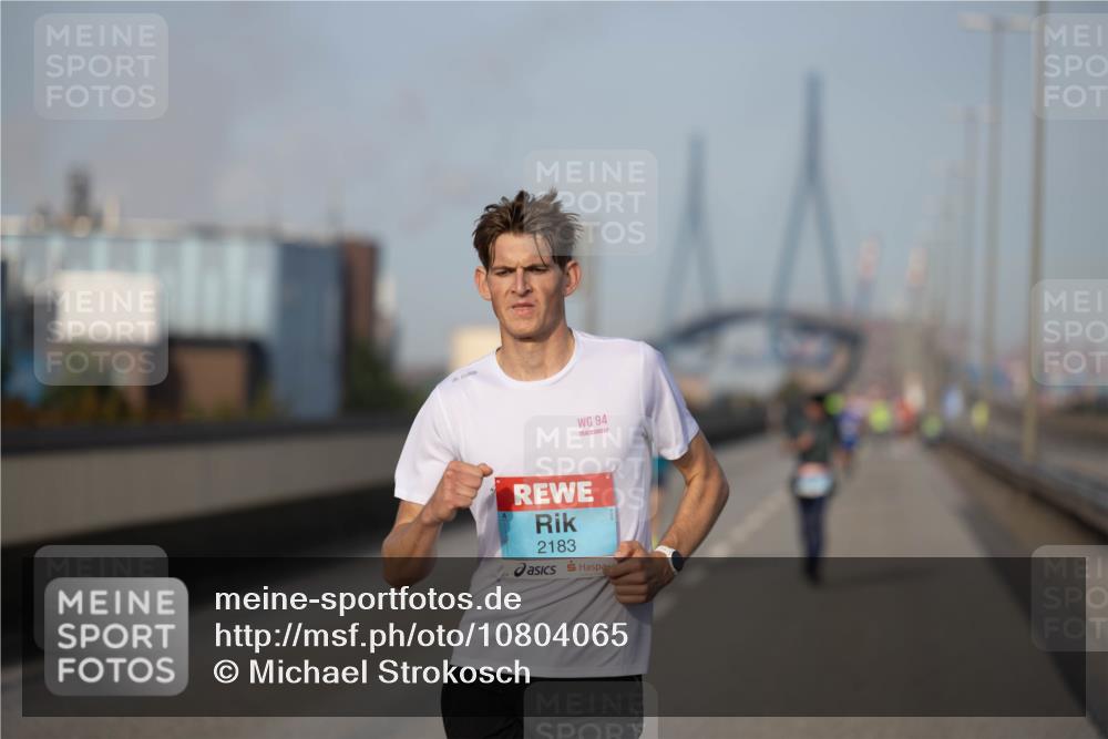 03.10.2026 - Köhlbrandbrückenlauf Michael Strokosch http://msf.ph/oto/10804065 03.10.2026 09:40:26 Position 3 94, 2183 meine-sportfotos.de
