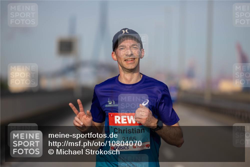 03.10.2026 - Köhlbrandbrückenlauf Michael Strokosch http://msf.ph/oto/10804070 03.10.2026 09:40:34 Position 3 20, 2165 meine-sportfotos.de