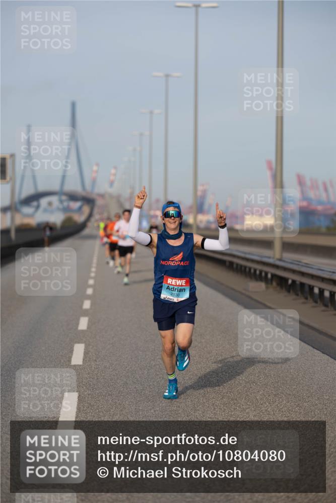 03.10.2026 - Köhlbrandbrückenlauf Michael Strokosch http://msf.ph/oto/10804080 03.10.2026 09:40:46 Position 3 2130 meine-sportfotos.de