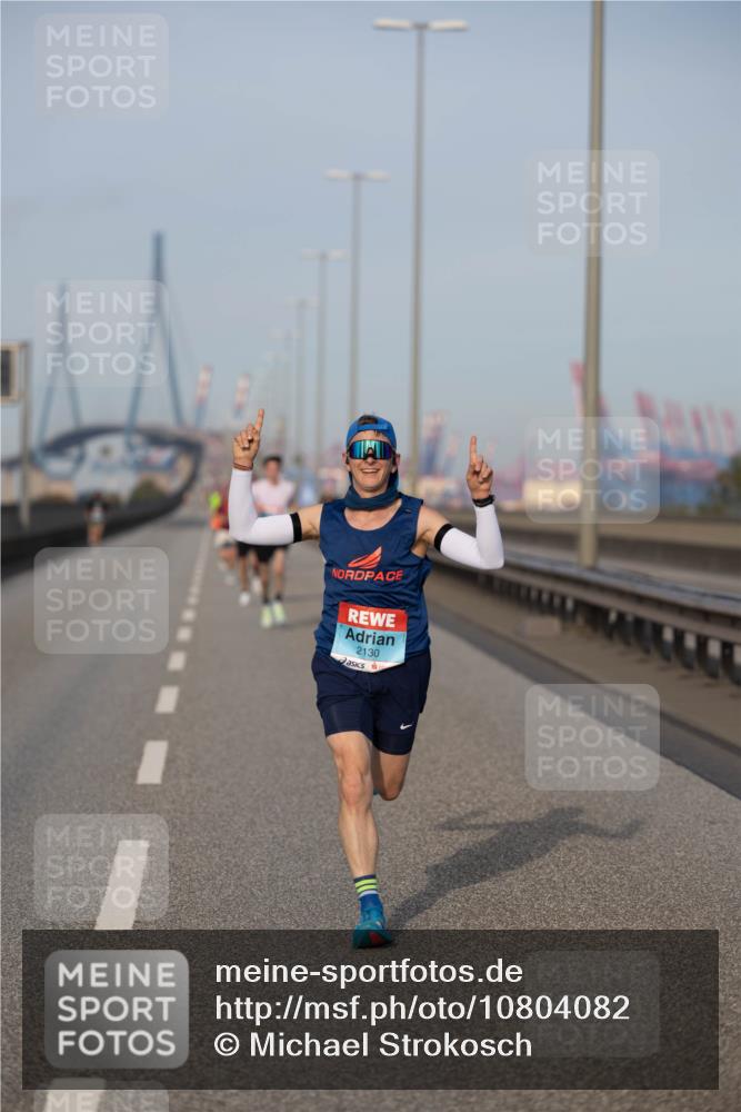 03.10.2026 - Köhlbrandbrückenlauf Michael Strokosch http://msf.ph/oto/10804082 03.10.2026 09:40:47 Position 3 2130 meine-sportfotos.de