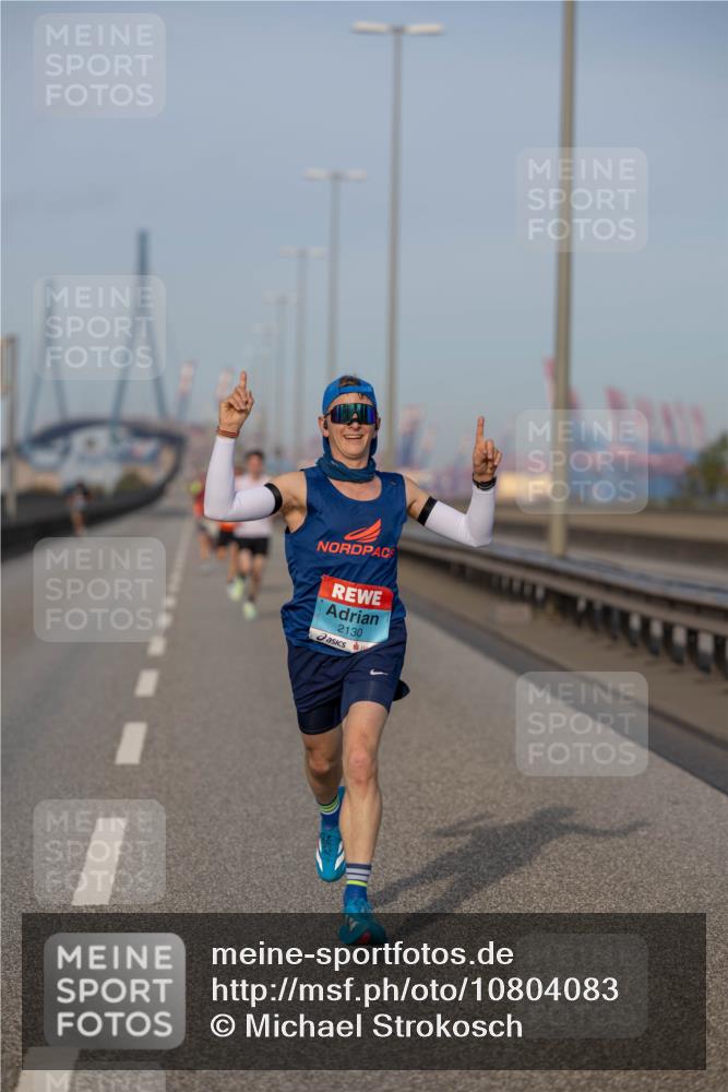 03.10.2026 - Köhlbrandbrückenlauf Michael Strokosch http://msf.ph/oto/10804083 03.10.2026 09:40:47 Position 3 2130 meine-sportfotos.de
