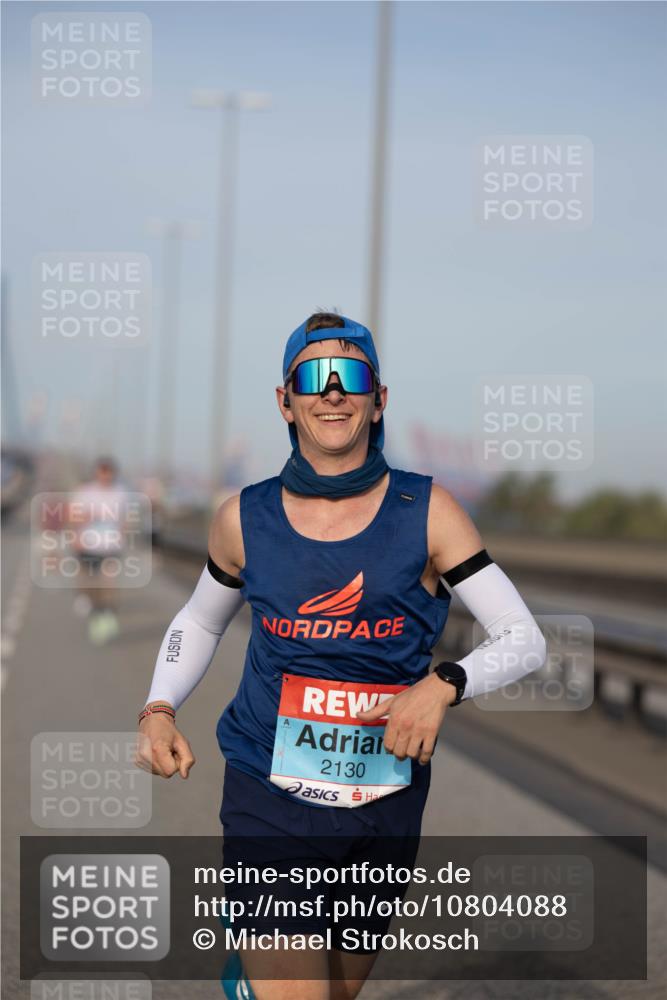 03.10.2026 - Köhlbrandbrückenlauf Michael Strokosch http://msf.ph/oto/10804088 03.10.2026 09:40:48 Position 3 2130 meine-sportfotos.de