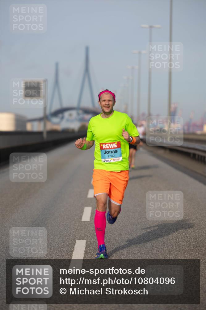 03.10.2026 - Köhlbrandbrückenlauf Michael Strokosch http://msf.ph/oto/10804096 03.10.2026 09:41:12 Position 3 1702 meine-sportfotos.de