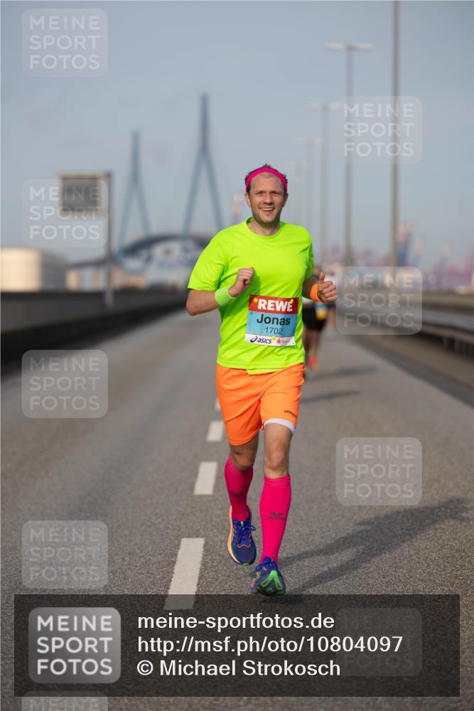 03.10.2026 - Köhlbrandbrückenlauf Michael Strokosch http://msf.ph/oto/10804097 03.10.2026 09:41:12 Position 3 1702 meine-sportfotos.de