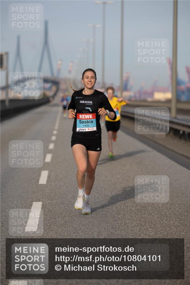 03.10.2026 - Köhlbrandbrückenlauf Michael Strokosch http://msf.ph/oto/10804101 03.10.2026 09:41:16 Position 3 1425 meine-sportfotos.de