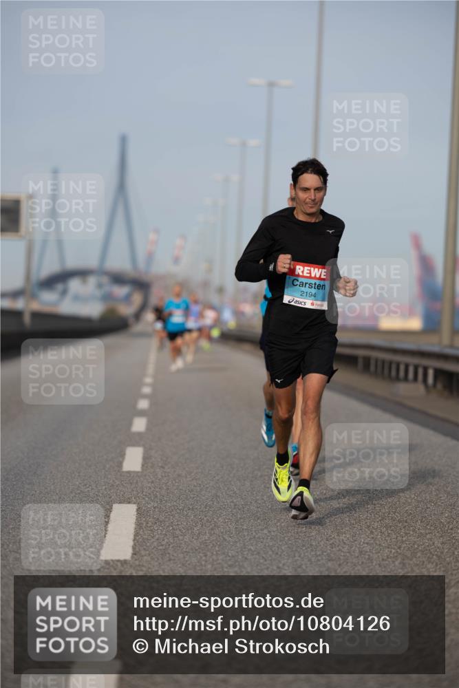 03.10.2026 - Köhlbrandbrückenlauf Michael Strokosch http://msf.ph/oto/10804126 03.10.2026 09:41:45 Position 3 2194 meine-sportfotos.de