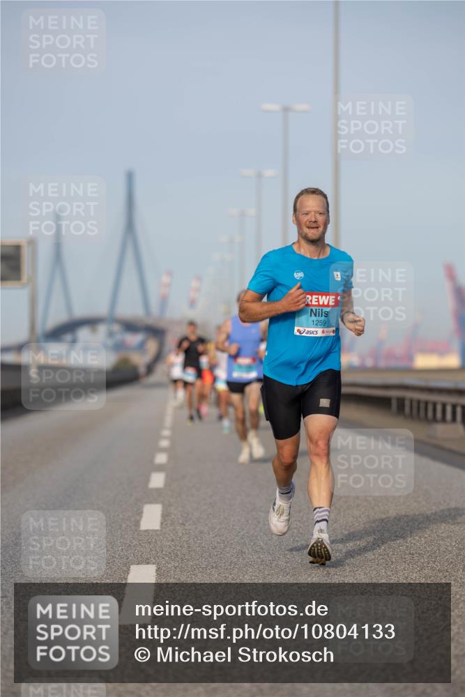 03.10.2026 - Köhlbrandbrückenlauf Michael Strokosch http://msf.ph/oto/10804133 03.10.2026 09:41:54 Position 3 1259 meine-sportfotos.de