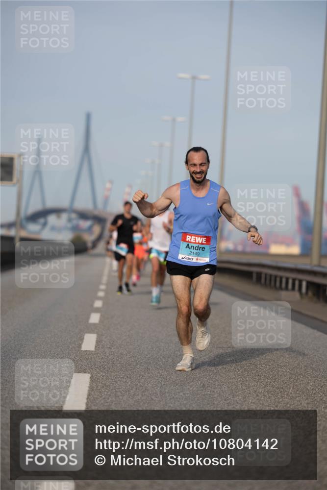 03.10.2026 - Köhlbrandbrückenlauf Michael Strokosch http://msf.ph/oto/10804142 03.10.2026 09:41:57 Position 3 2149 meine-sportfotos.de