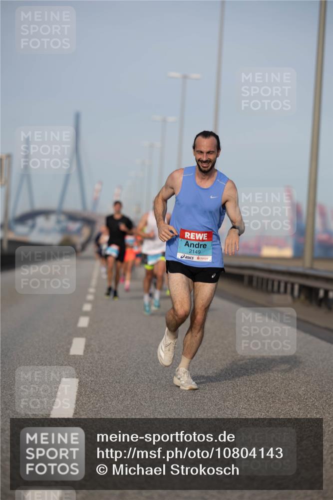 03.10.2026 - Köhlbrandbrückenlauf Michael Strokosch http://msf.ph/oto/10804143 03.10.2026 09:41:58 Position 3 2149 meine-sportfotos.de