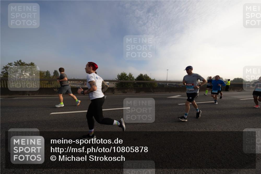 03.10.2026 - Köhlbrandbrückenlauf Michael Strokosch http://msf.ph/oto/10805878 03.10.2026 09:17:47 Position 3  meine-sportfotos.de