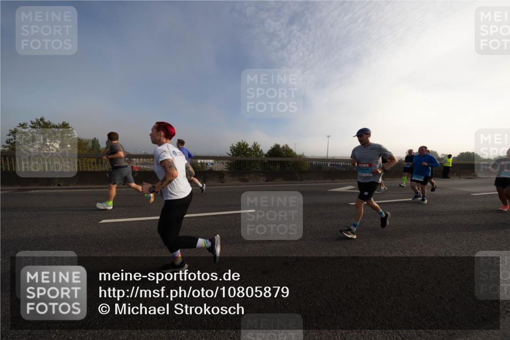 03.10.2026 - Köhlbrandbrückenlauf Michael Strokosch http://msf.ph/oto/10805879 03.10.2026 09:17:47 Position 3  meine-sportfotos.de