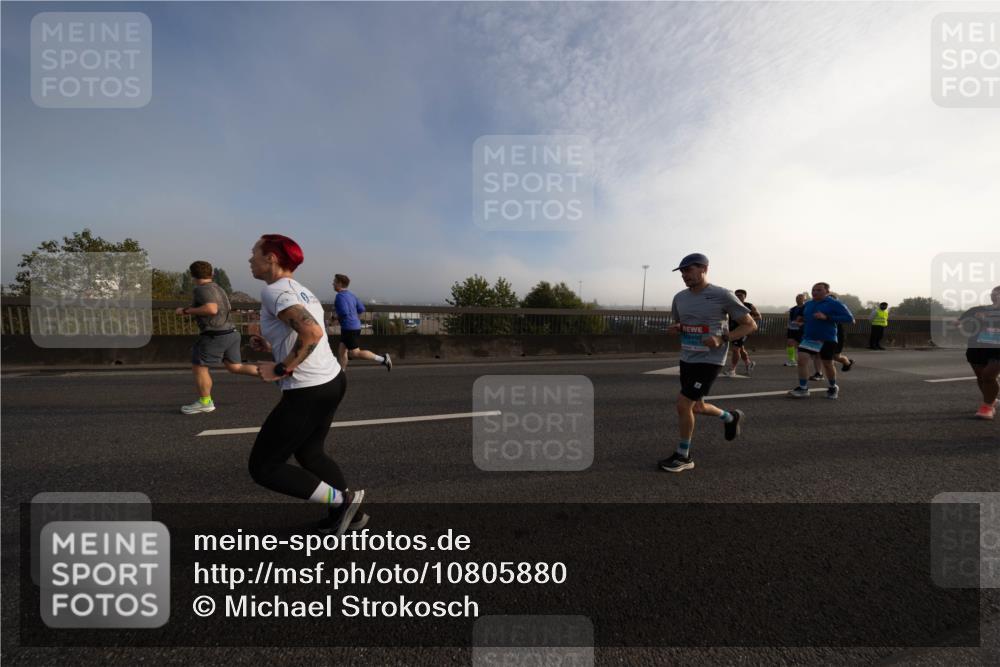 03.10.2026 - Köhlbrandbrückenlauf Michael Strokosch http://msf.ph/oto/10805880 03.10.2026 09:17:47 Position 3  meine-sportfotos.de