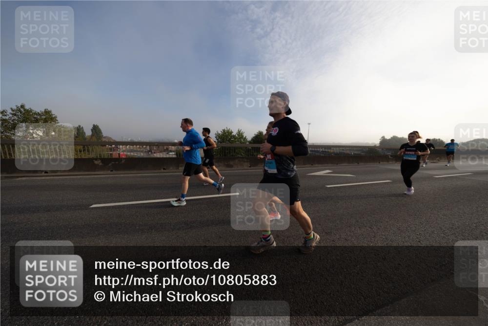 03.10.2026 - Köhlbrandbrückenlauf Michael Strokosch http://msf.ph/oto/10805883 03.10.2026 09:17:49 Position 3  meine-sportfotos.de