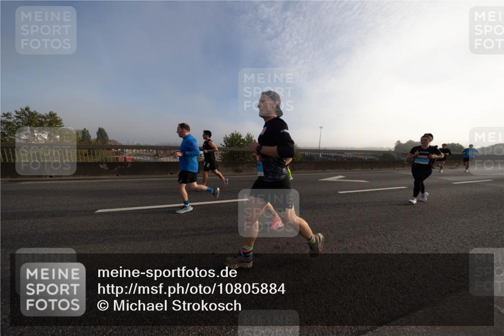 03.10.2026 - Köhlbrandbrückenlauf Michael Strokosch http://msf.ph/oto/10805884 03.10.2026 09:17:49 Position 3  meine-sportfotos.de