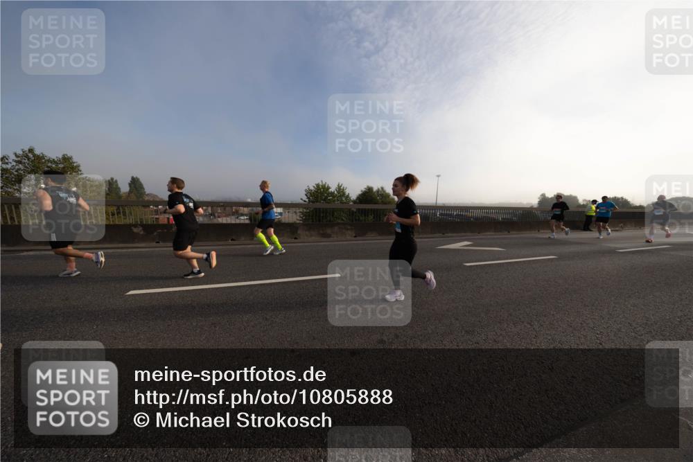 03.10.2026 - Köhlbrandbrückenlauf Michael Strokosch http://msf.ph/oto/10805888 03.10.2026 09:17:50 Position 3  meine-sportfotos.de