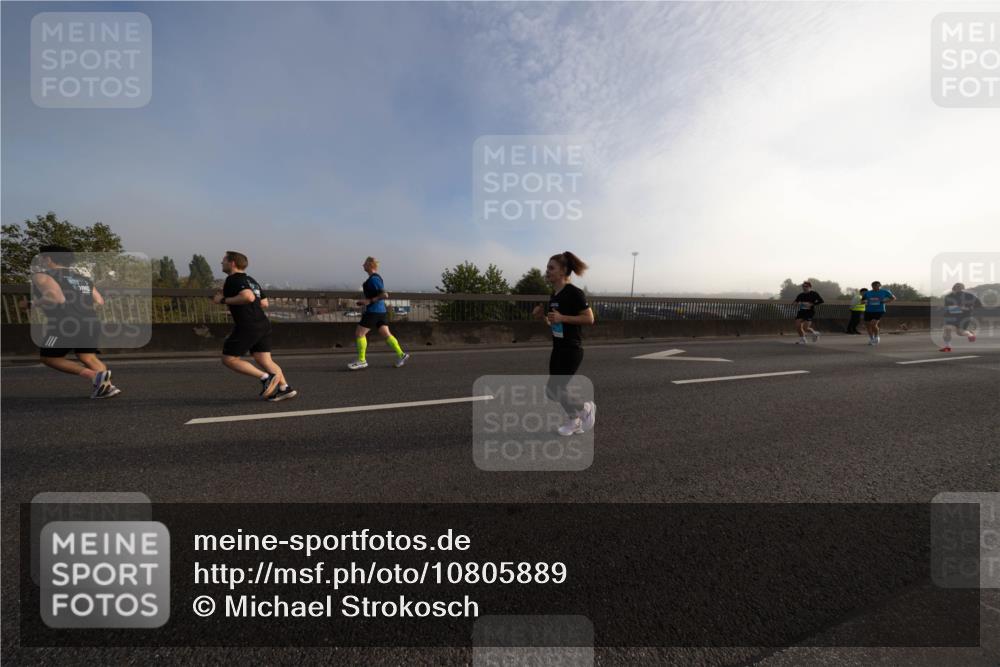 03.10.2026 - Köhlbrandbrückenlauf Michael Strokosch http://msf.ph/oto/10805889 03.10.2026 09:17:50 Position 3  meine-sportfotos.de