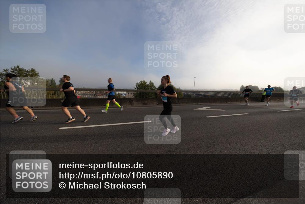 03.10.2026 - Köhlbrandbrückenlauf Michael Strokosch http://msf.ph/oto/10805890 03.10.2026 09:17:50 Position 3  meine-sportfotos.de