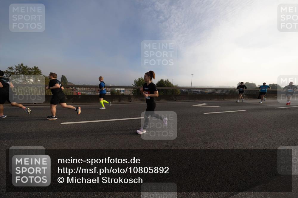 03.10.2026 - Köhlbrandbrückenlauf Michael Strokosch http://msf.ph/oto/10805892 03.10.2026 09:17:50 Position 3  meine-sportfotos.de