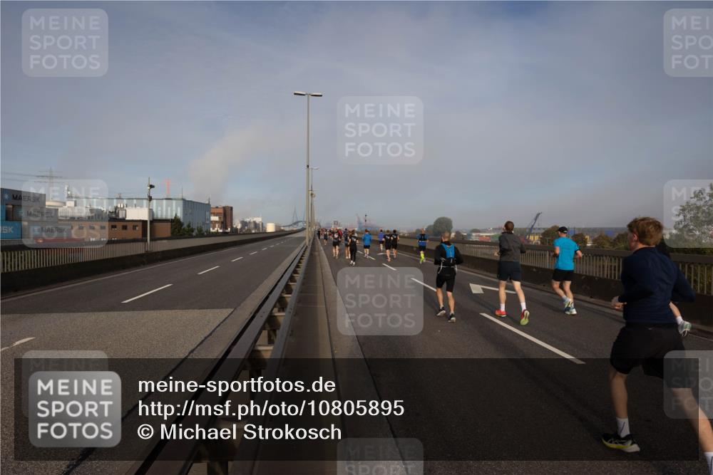 03.10.2026 - Köhlbrandbrückenlauf Michael Strokosch http://msf.ph/oto/10805895 03.10.2026 09:17:56 Position 3  meine-sportfotos.de
