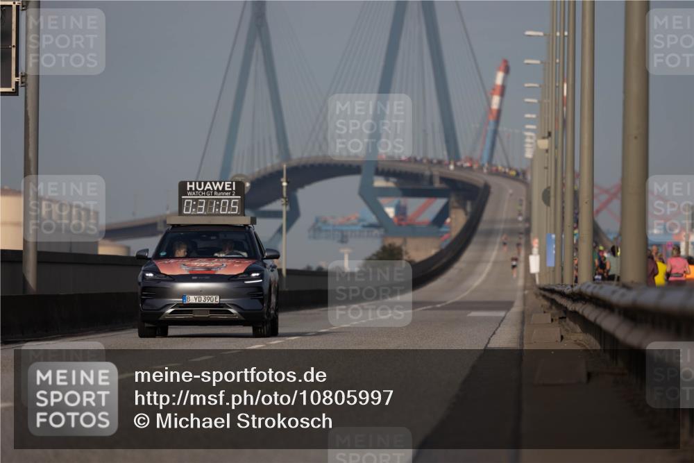 03.10.2026 - Köhlbrandbrückenlauf Michael Strokosch http://msf.ph/oto/10805997 03.10.2026 09:31:58 Position 3 2, 0, 88, 05, 39 meine-sportfotos.de