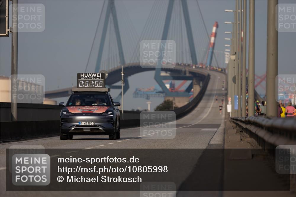 03.10.2026 - Köhlbrandbrückenlauf Michael Strokosch http://msf.ph/oto/10805998 03.10.2026 09:31:58 Position 3 2, 0, 38, 05, 390 meine-sportfotos.de