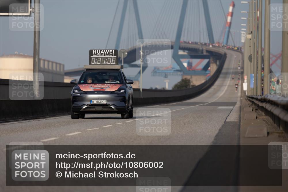 03.10.2026 - Köhlbrandbrückenlauf Michael Strokosch http://msf.ph/oto/10806002 03.10.2026 09:31:59 Position 3 2, 0, 88, 86, 390 meine-sportfotos.de
