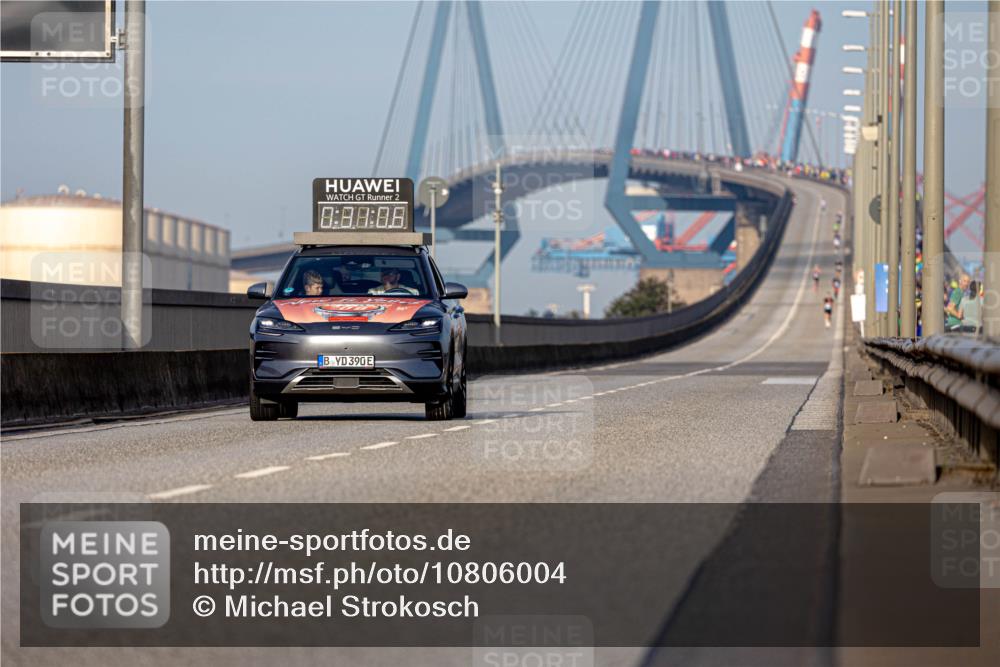 03.10.2026 - Köhlbrandbrückenlauf Michael Strokosch http://msf.ph/oto/10806004 03.10.2026 09:31:59 Position 3 2, 8, 88, 88, 39 meine-sportfotos.de