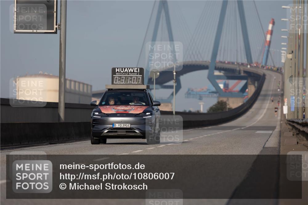 03.10.2026 - Köhlbrandbrückenlauf Michael Strokosch http://msf.ph/oto/10806007 03.10.2026 09:32:00 Position 3 2, 8, 88, 88, 390 meine-sportfotos.de